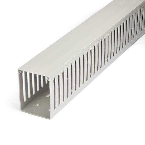 Image de StarTech.com Chemin de Câbles PVC avec Couvercle - 75mm W x 100mm H - Longueur 2m - Slots Parallels 8mm, Goulotte Cache Câble Murale Câble Réseau PVC, max. 20 câbles, Homologu ... (CBMWD75100)