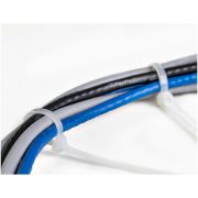 Image de StarTech.com Colliers de Serrage 20 cm Blancs - Largeur 4 mm - Diam. faisceau 55 mm - Résistance traction 22 kg - Fermeture glissière autobloquante nylon avec pointe incurvée - 9 ... (CBMZT8N)