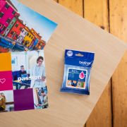 Image de Brother Cartouche d'encre authentique - Magenta (LC521M)