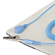 Image de StarTech.com Tapis Antistatique ESD - Tapis de Bureau ESD Universel - Sous-couche pour Réparation d'Appareils Électroniques - Tapis de Travail avec Câble de Mise à la ... (SM-ANTI-STATIC-MAT)