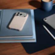 Image de Apple Coque Beats avec MagSafe et Commande de l’appareil photo pour iPhone 17 Pro - Gris gypse - Citron vert,Couleur de la pierre (MGKE4LL/A)