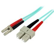 Image de StarTech.com Câble Fibre Optique Multimode de 2m LC/UPC à SC/UPC OM3, Fibre Zipcord Full Duplex 50/125µm, Réseaux 100G, LOMMF/VCSEL, <0.3dB Faible Perte d'Insertion, Cordon Pa ... (A50FBLCSC2)