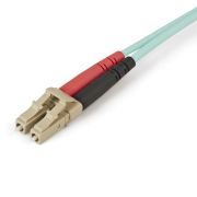 Image de StarTech.com Câble Fibre Optique Multimode de 1m LC/UPC à LC/UPC OM4, Fibre Zipcord 50/125µm LOMMF/VCSEL, Réseaux 100G, Faible Perte d'Insertion, Cordon de Raccordement Fibre ... (450FBLCLC1)