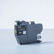 Image de Brother - Cartouche d'encre originale - jaune (LC3213Y)