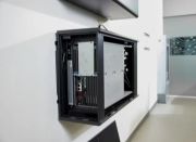 Image de APC NetShelter WX - Coffret à montage mural - 6U verticaux - ventillateurs 230 V (AR106VI)