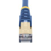 Image de StarTech.com Cordon de raccordement CAT6a - 1,5 m - Sans crochet - Câble patch RJ45 - Bleu (6ASPAT150CMBL)