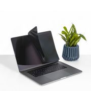 Image de StarTech.com Filtre de confidentialité pour MacBook - 33 cm (13 po) - Mat ou brillant (PRIVSCNMAC13)