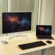 Image de StarTech.com Adaptateur multiport USB-C avec lecteur de carte SD (UHS-II), Power Delivery 100 W et ports HDMI 4K, GbE et USB 3.0 (DKT3CHSD4GPD)