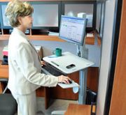 Image de Ergotron Série WM WorkFit C-Mod, Single Display Sit-Stand Workstation Support d'écran - Gris (24-198-055)