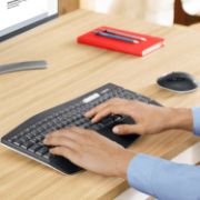 Image de Logitech MK850 Performance clavier Souris incluse RF sans fil + Bluetooth QWERTY Anglais américain Noir (920-008226)