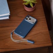 Image de Apple Coque Beats Kickstand avec MagSafe et Commande de l’appareil photo pour iPhone 17 Pro Max - Bleu basalte (MGTR4LL/A)