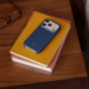Image de Apple Coque Beats avec MagSafe et Commande de l’appareil photo pour iPhone 17 Pro - Bleu basalte (MGKG4LL/A)