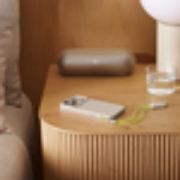 Image de Apple Coque Beats Kickstand avec MagSafe et Commande de l’appareil photo pour iPhone 17 Pro - Gris gypse - Citron vert,Couleur de la pierre (MGTN4LL/A)