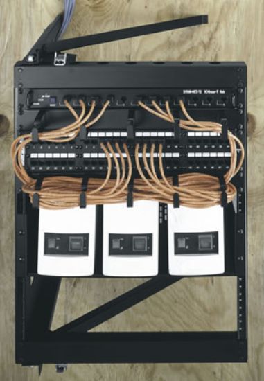 Image de Middle Atlantic Products Swing Frame Racks 18" 0.25U Rack monté sur le mur Noir (SFR-25-18)