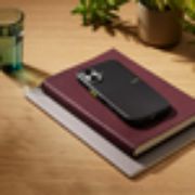 Image de Apple Coque Beats Rugged avec MagSafe et Commande de l’appareil photo pour iPhone 17 - Noir Everest (MGJX4LL/A)