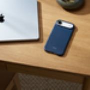 Image de Apple Coque Beats avec MagSafe et Commande de l’appareil photo pour iPhone Air - Bleu basalte (MGJW4LL/A)