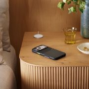 Image de Apple Coque Beats Rugged avec MagSafe et Commande de l’appareil photo pour iPhone 17 Pro Max - Noir Everest (MGJ84LL/A)