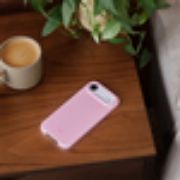Image de Apple Coque Beats avec MagSafe et Commande de l’appareil photo pour iPhone Air - Rose quartz (MGJV4LL/A)