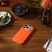 Image de Apple Coque Beats Rugged avec MagSafe et Commande de l’appareil photo pour iPhone 17 Pro Max - Orange Sierra (MGJC4LL/A)