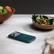 Image de Apple Coque Beats Rugged avec MagSafe et Commande de l’appareil photo pour iPhone 17 Pro - Bleu Rocheuses (MGJN4LL/A)