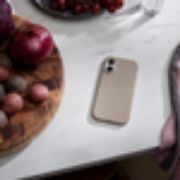 Image de Apple Coque Beats Rugged avec MagSafe et Commande de l’appareil photo pour iPhone 17 - Gris alpin (MGK04LL/A)