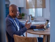 Image de HP EliteBook 8 Flip G2i Next Gen AI Copilot+ PC Intel Core Ultra 7 355 Ordinateur portable 33,8 cm (13.3") Écran tactile WUXGA 32 Go LPDDR5x-SDRAM 512 Go SSD Wi-Fi 7 (802.11b ... (DW7J9ET#UUG)