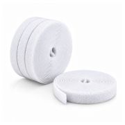Image de StarTech.com Lot de 4 Rouleaux de Ruban Auto-Agrippant de 4,6m, Largeur 12mm, Blanc, Attaches de Câbles Réutilisables à Découper sur Mesure, Ruban de Fixation, Gaines en Ti ... (HKLP1505WH4PK)