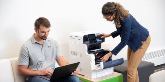 Image de Xerox Gamme Couleur 500, système de corotrons pour unité remplaçable par l'utilisateur Noir (013R00650)