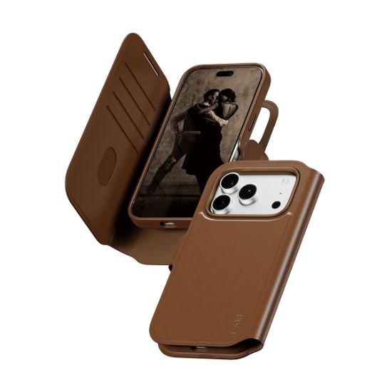 Image de PanzerGlass CARE™ by ® Tango 2-in-1 Wallet Case Brown w. MagSafe iPhone 2026 Pro | 17 Pro coque de protection pour téléphones portables Housse Transparent (CR47329)